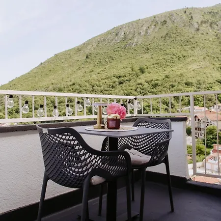 Quadratica Sole - U Blizini Starog Mosta * Mostar