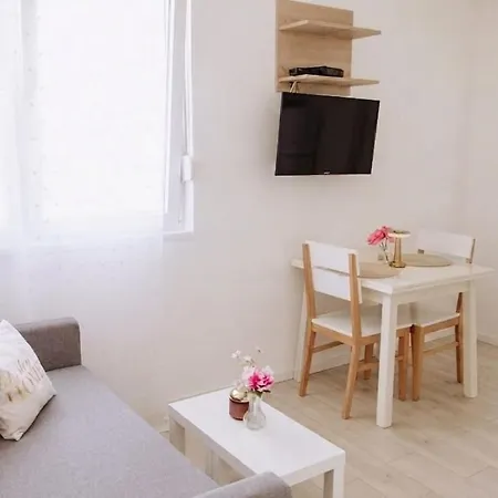 Quadratica Sole - U Blizini Starog Mosta