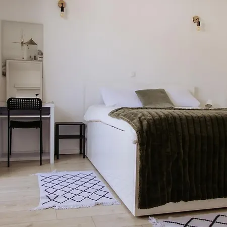 Quadratica Sole - U Blizini Starog Mosta Lägenhet *